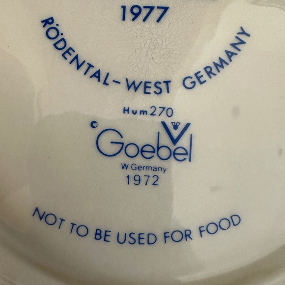 1977 Annual Hummel Plate MJ Hummel Boy in Apple Tree - Picture 8 of 9